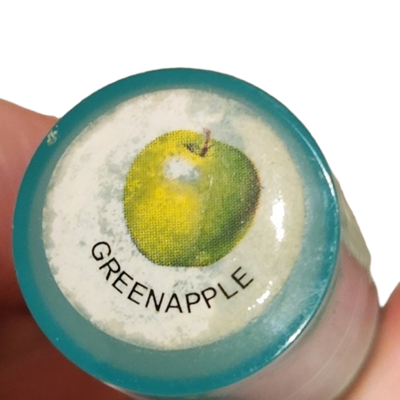 Expressions greenapple roll on lip gloss brand new - Picture 3 of 3
